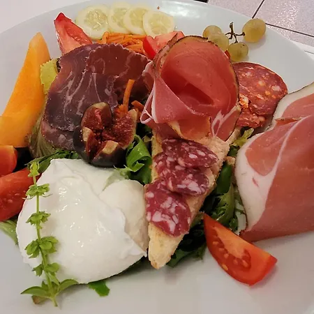 Campsite De L'oasienne Lissac et Mouret